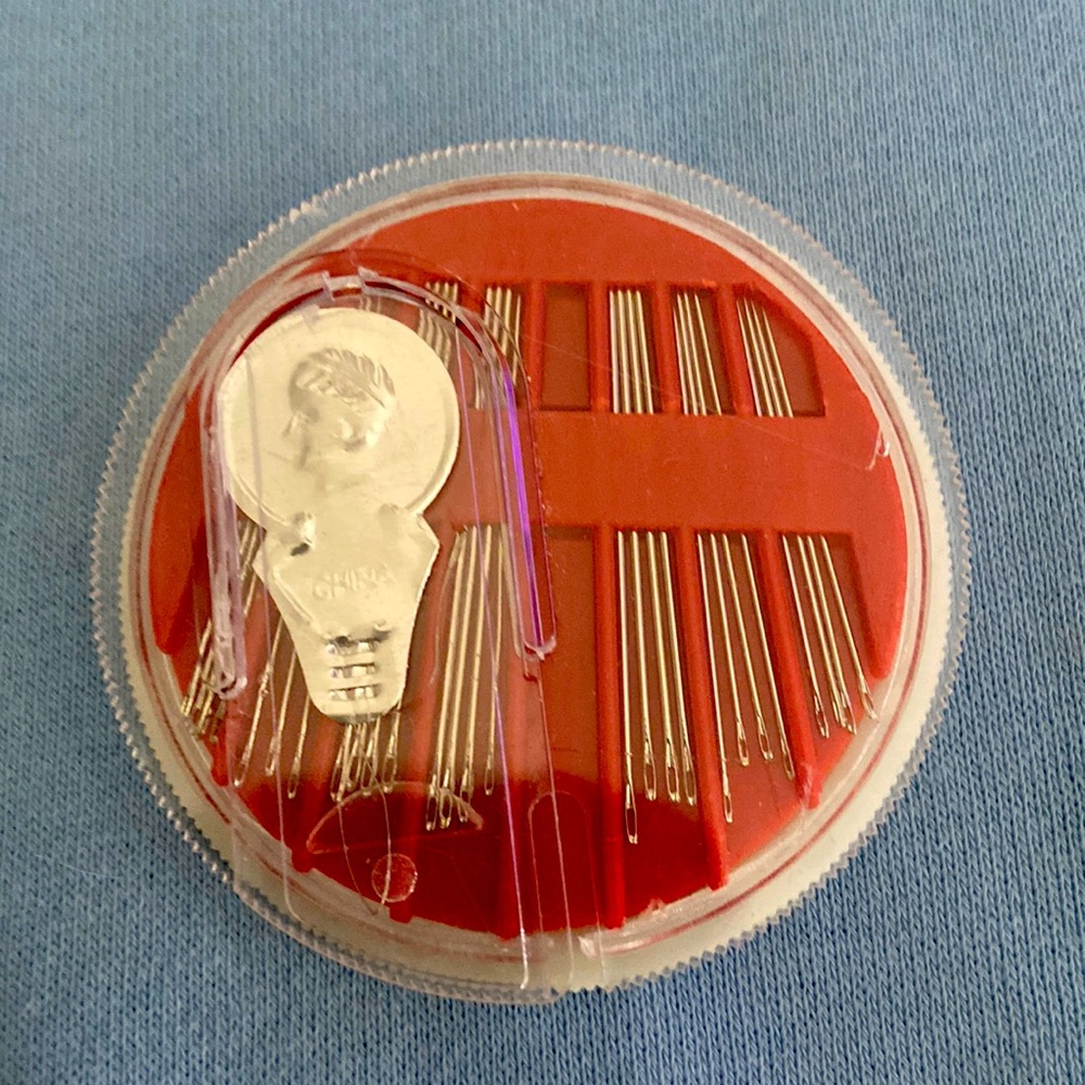 Aluminum Needle Threader with Sewing Needles